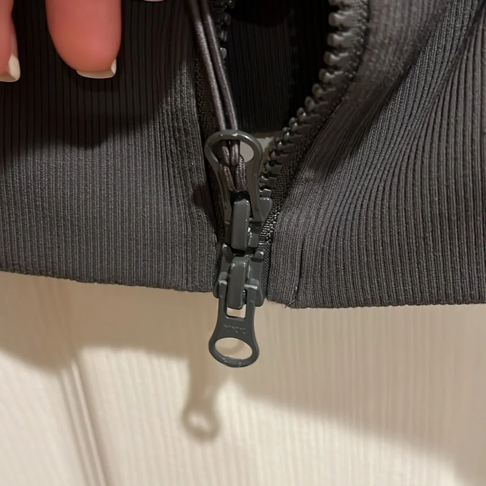 Lululemon Jacket - Picture 4 of 6